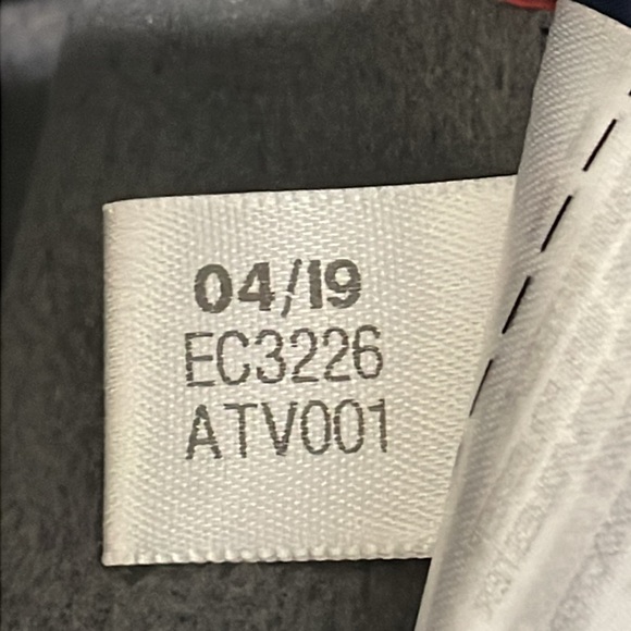 Adidas Georgia Tech GT men’s Size XL‎ navy blue zip up vest. - Picture 9 of 11